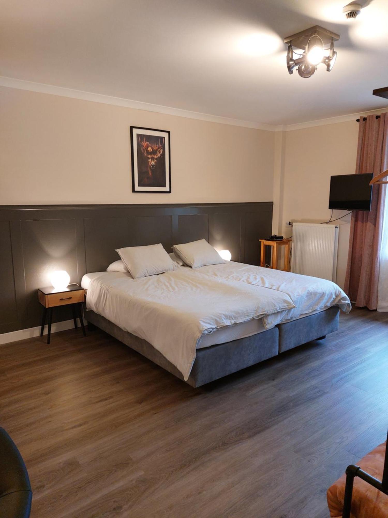 Bed and Breakfast La Cour De Grandmenil Manhay Exterior foto